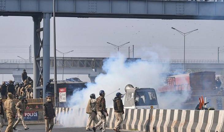 Thousands of tractors and cranes gathered here, but this is the order of the High Court.