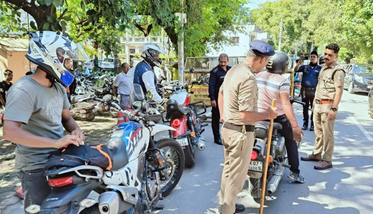 Checking campaign against vehicles fitted with modifiedretro silencers and pressure horns.