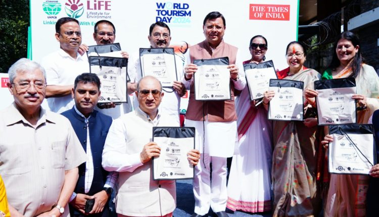 Chief Minister launches car garbage eco-friendly bag distribution campaign