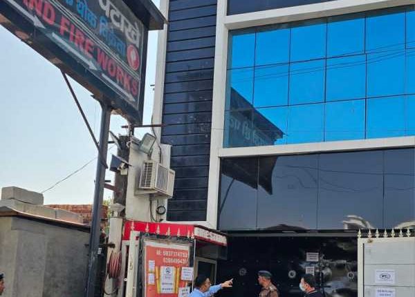 Illegal firecracker warehouse seized