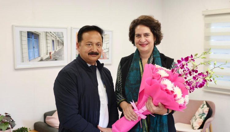 Karan Mahara met Priyanka Gandhi